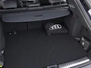 Audi Q5 2.0TFSIe-hybrid 270kW/367PK quattro S Line · Trekhaak · Leder · Camera · Apple/Android Car Play · Drive select · Garantie t/m 25-02-2028