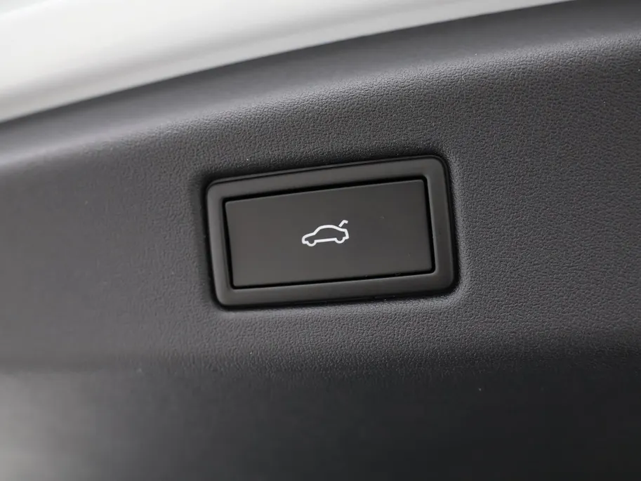 Volkswagen ID.7 Pro Limited Edition 77 kWh accu 286 PK · Draadloze telefoonlader · 360 camera · verwarmde voorstoelen · Voorraad OUTLET · Prijs is inclusief inruilpremie ·