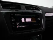 Volkswagen Tiguan 1.4 TSI 245pk DSG eHybrid Elegance · Inklap. Trekhaak · Dodehoeksensor · Matrix LED · Stuur- & Stoelverwarming · Parkeer Assistent · ACC ·