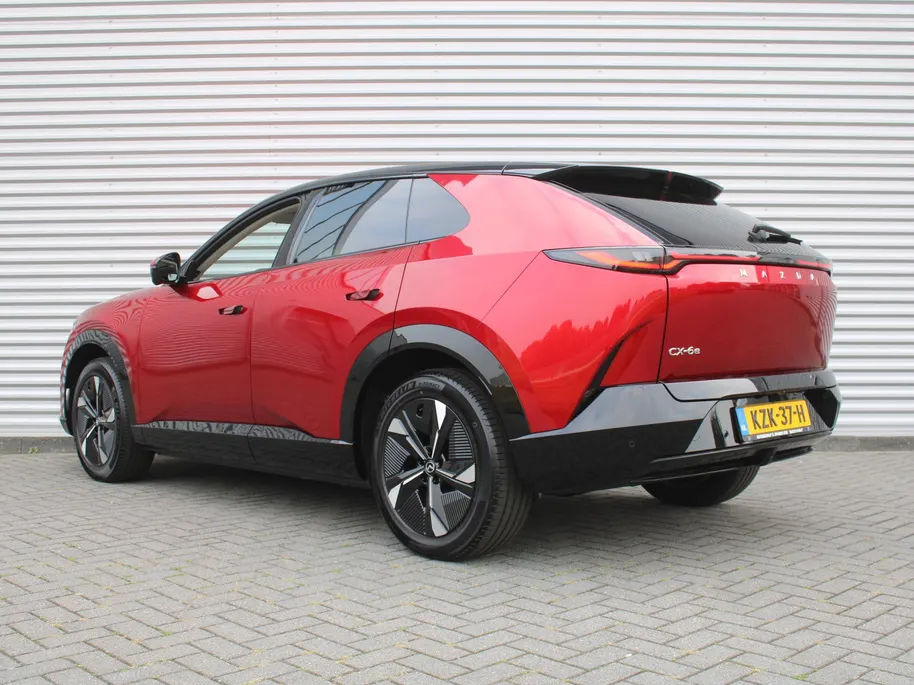 Mazda CX-6e Takumi Business Edition 78 kWh | Stuur-/stoelverwarming + ventilatie | Leer | Pano | 360 Camera | Dodehoek detectie | Elek. stoelverstelling + achterklep |