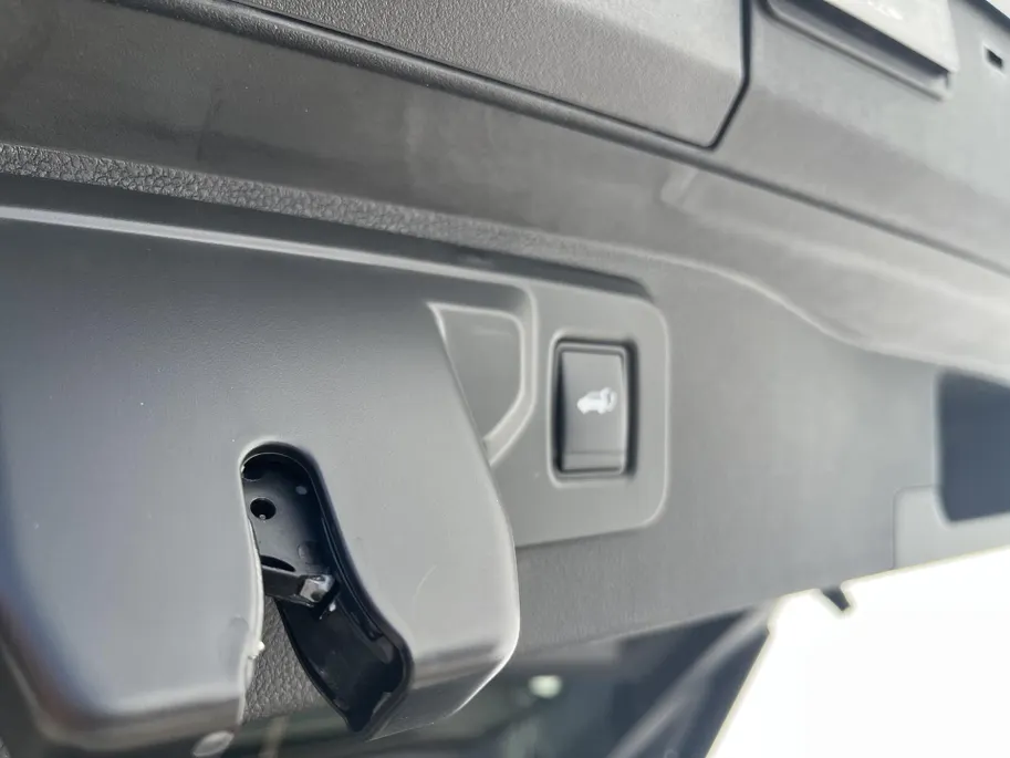 Renault Scénic E-Tech EV87 long range techno Nu op voorraad met 3.000 euro korting bij Zeeuw en Zeeuw Naaldwijk /  5 jaar garantie incl.