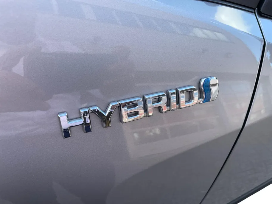 Toyota C-HR 1.8 Hybrid Energy | Navigatie| Adaptieve cruise control| Achteruitrijcamera| Climate control| All season banden|