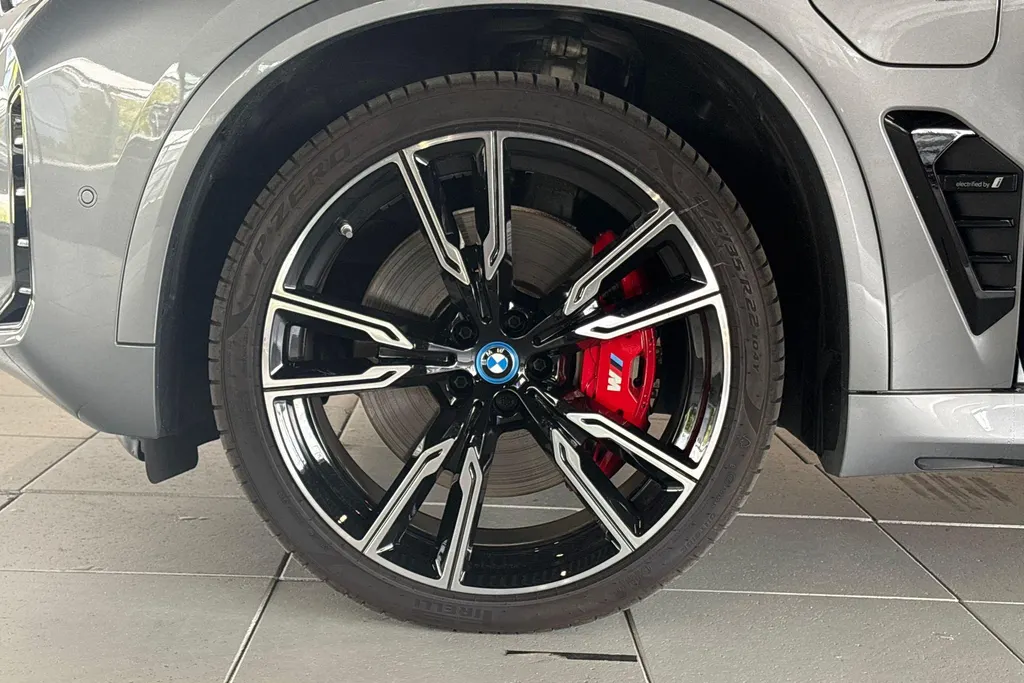 BMW X5 xDrive50e Launch Edition Innovation Pack