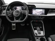 Audi A3 Sportback 35 TFSI 150pk S-tronic S edition · Apple/Android Car Play · Navigatie · Elek. Achterklep · P-Sensoren · Cruise Control · Zwart Optiek · 19'' Inch ·