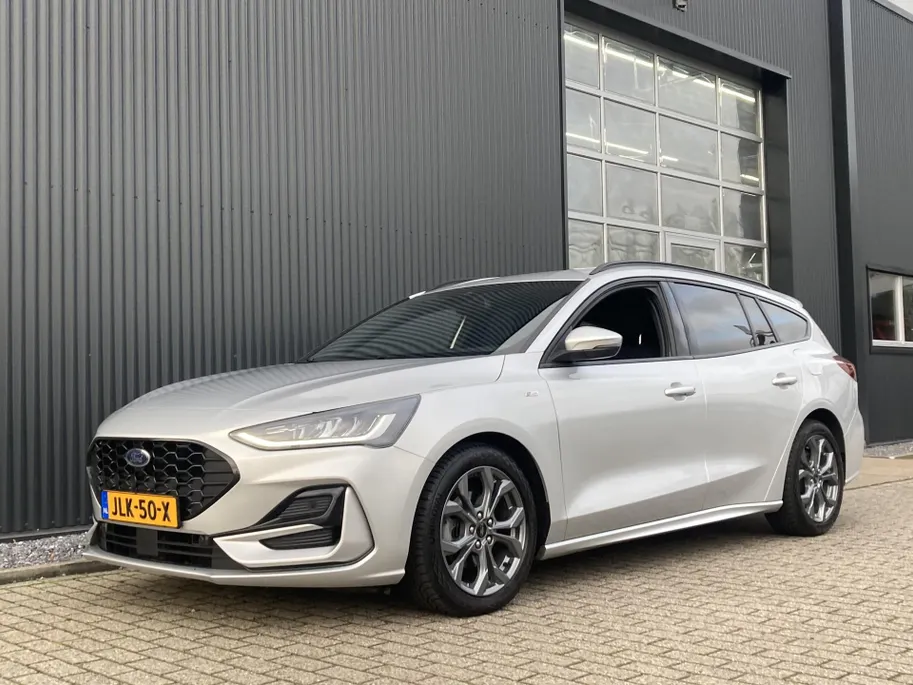 Ford Focus 1.0 EcoBoost Hybrid 125 pk ST Line Wagon SYNC4  Groot Navigatie touchscreen -Winter Pack-Parkeersensoren voor en achter