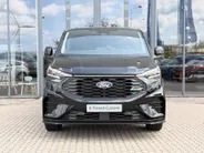 Ford E-Transit Custom L2H1 MS-RT 71 kWh 286 PK Dubbele Cabine UIT VOORRAAD I INKLAPBARE TREKHAAK I DRIVER ASSIST PACK ULTIMATE I DUBBELE ZIJSCHUIFDEUREN I FULL LED-KOPLAMPEN I APPLE CARPLAY / ANDROID AUTO I