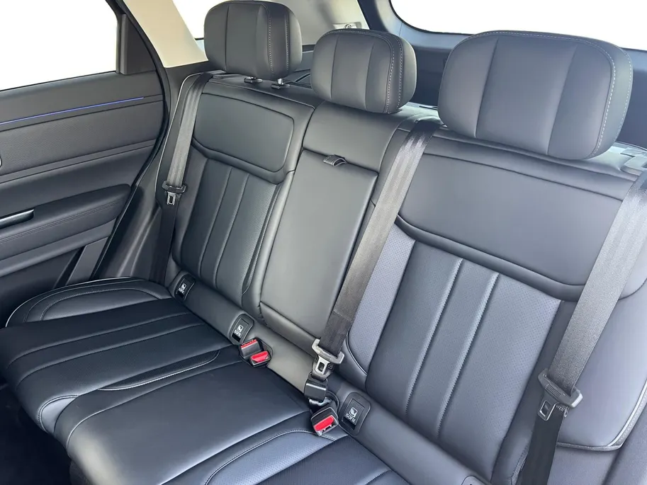 Jaecoo 7 1.5 GDI SHS-P Exclusive | 90 km elektrisch rijbereik | Stoelverwarming-/ventilatie | Panorama dak | Leder | 7 jaar Fabrieksgarantie