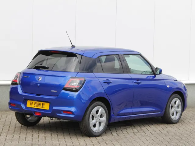 Suzuki Swift 1.2 Select Smart Hybrid | € 2200,- DEALERKORTING! | Snel Rijden!