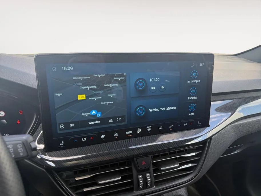 Ford Focus Wagon St-Line X | Schuif-kanteldak | Adapt. Cruise Control | Winterpack | Achteruitrijcamera | Apple Carplay/ Android Auto | | B&O premium audio | 12 maanden garantie