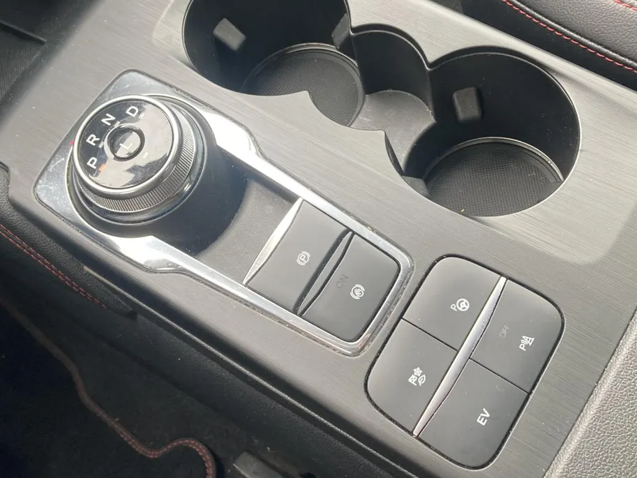 Ford Kuga 2.5 PHEV 225 pk ST-Line X BLISS - Voorruitverwarming - Stoelverwarming - Half leder Alcantara