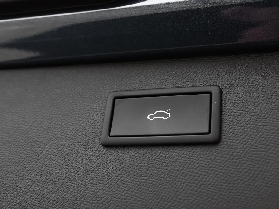 CUPRA Formentor 1.4 TSI e-Hybrid 204pk DSG Essential Limited · Panoramadak · Camera · Elek. Achterklep · Apple/Android Car Play · Keyless ·
