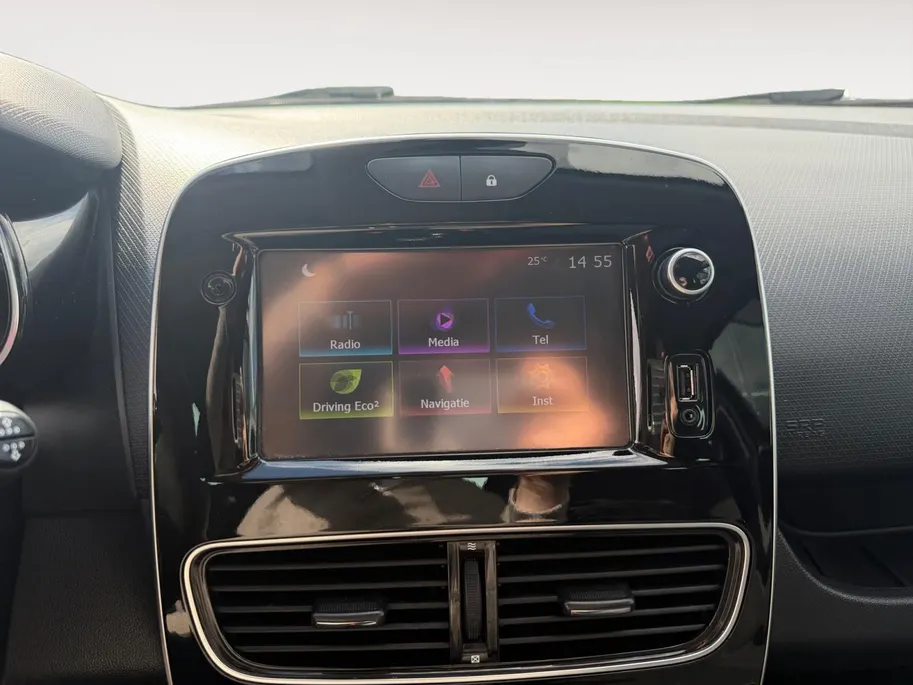 Renault Clio 0.9 TCe Limited | Navigatie | Bluetooth | Parkeersensoren | Onderhoudshistorie | LMV | Airco | Cruise Control | 12 Maanden BOVAG Garantie