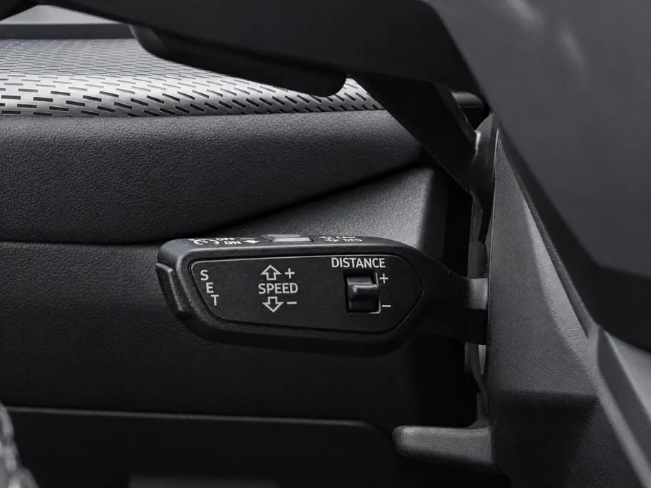 Audi Q5 e-hybrid quattro S edition 299 PK · Head-up display · Adaptieve luchtvering · Glazen panoramadak