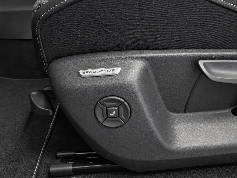 Volkswagen Tiguan 1.5 272pk DSG eHybrid R-Line Edition · Panoramadak · Wegklapbare Trekhaak · 360 Camera · Verwarmbare Voorruit · 20'' Inch · Garantie t/m 16-04-2030 of 100.000km