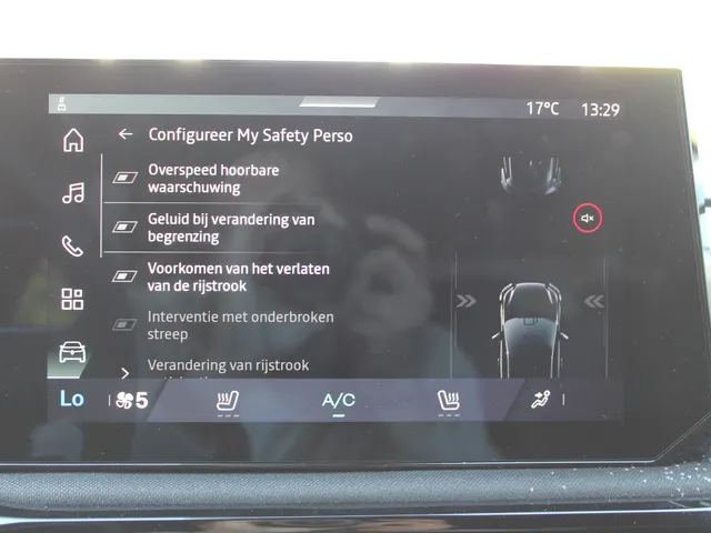 Renault Clio 1.8 Hybrid 160 AUT techno | Navigatie | Adaptive Cruise | Achterspoiler | Stoelverwarming | DEMONSTRATIE AUTO, VRAAG NAAR BESCHIKBAARHEID |