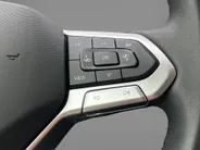 Volkswagen Golf 1.5 eTSI 110KW/150PK Goal · Navigatie · Apple/Android Car Play · Camera + Parkeersensoren · Trekhaak · Garantie t/m 22-07-2027