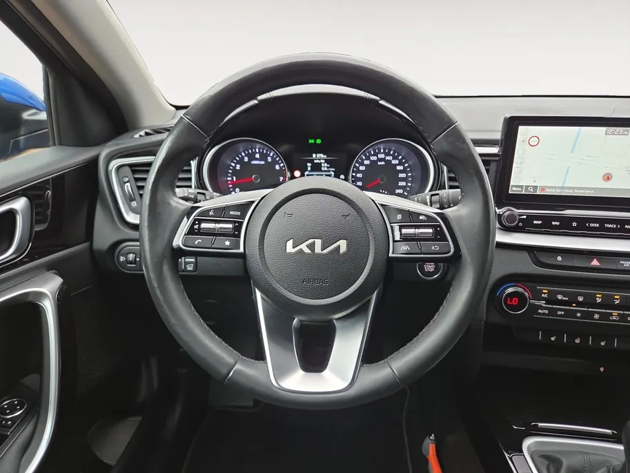 Kia Ceed Sportswagon 1.5 T-GDi DynamicPlusLine 160 PK | Dealer onderhouden | Fabrieksgarantie | Camera | Carplay | Cruise Control Adaptief | stoelverwarming | NAP | 12 Maanden BOVAG Garantie |