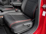 Volkswagen ID.4 Limited Edition 58 kWh accu 190 PK · Achteruitrijcamera · Draadloze telefoonlader · Sfeerverlichting · All- Season banden ·  Lederen bekleding 'Diamond stitching'