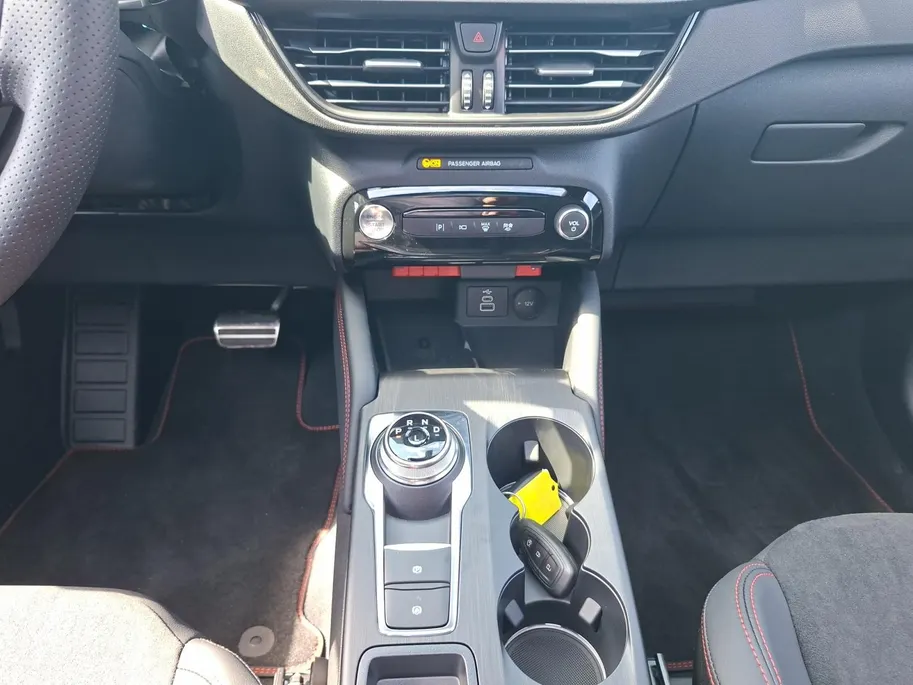 Ford Kuga 2.5 PHEV ST-Line X | Winterpack | Wegklapbare trekhaak | Kantel / schuifdak | 2100kg trekgewicht | Direct leverbaar!