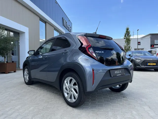 Toyota Aygo X 1.0 VVT-i Pulse | Stoelverw | Automatische Airco | Lichtmetalen