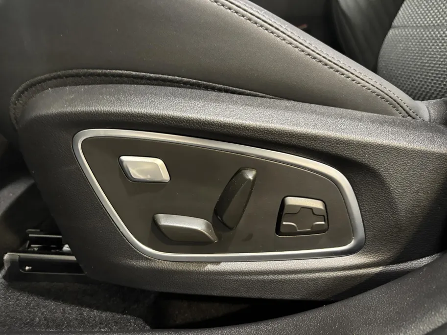 Renault Austral 200PK E-Tech Full Hybrid Esprit Alpine Automaat | DEMO - Beschikbaar per 30-10-2026 | Afneembare Trekhaak | Elektrisch Verstelbare Stoelen |  Adaptive Cruise Control | Climate Control | Apple CarPlay/Android Auto |
