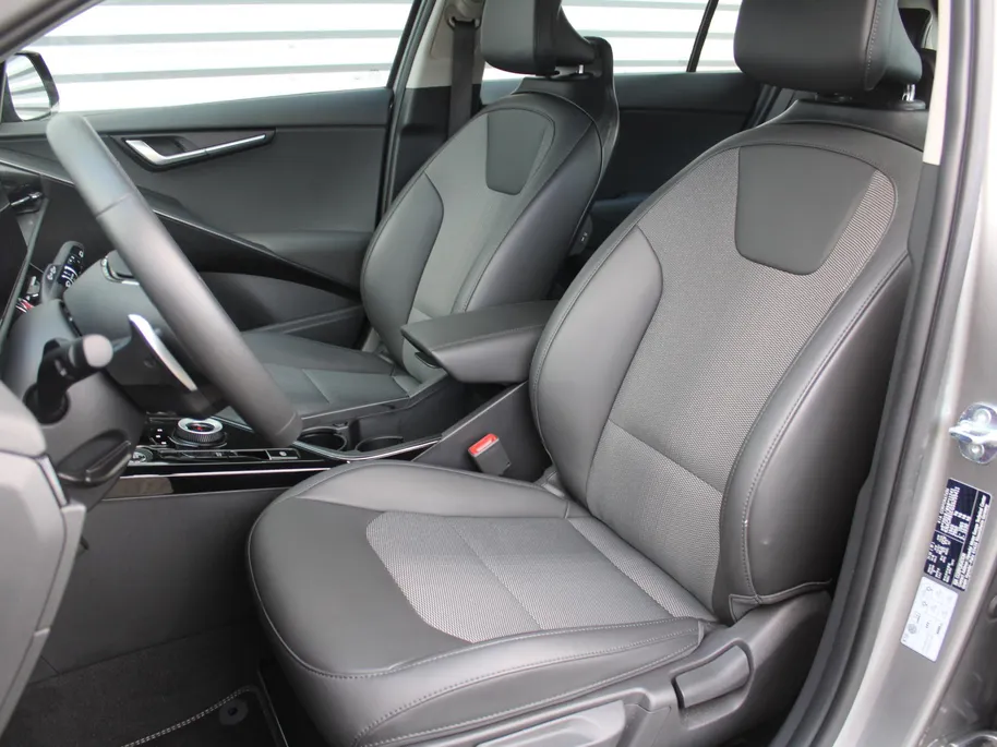 Kia Niro 1.6 GDi Hybrid DynamicLine | Camera | Cruise adapt. | Clima | 16' LM | Navi | Keyless | Apple Carplay/Android Auto |