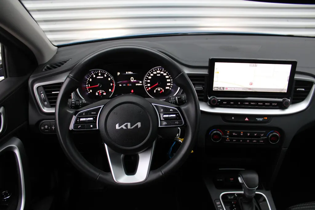 Kia Ceed Sportswagon 1.5 T-GDi MHEV DynamicLine | Navi | Camera | Clima | Cruise | 17' GT-Line velgen | LED | Apple Carplay | Android Auto |