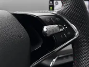 Škoda Octavia Combi 1.4 TSI 245pk DSG RS iV PHEV Business · Trekhaak wegklapbaar · Camera  · Navigatie · Stoel-& Stuur- en achterbankverwarming · 18'' Inch ·