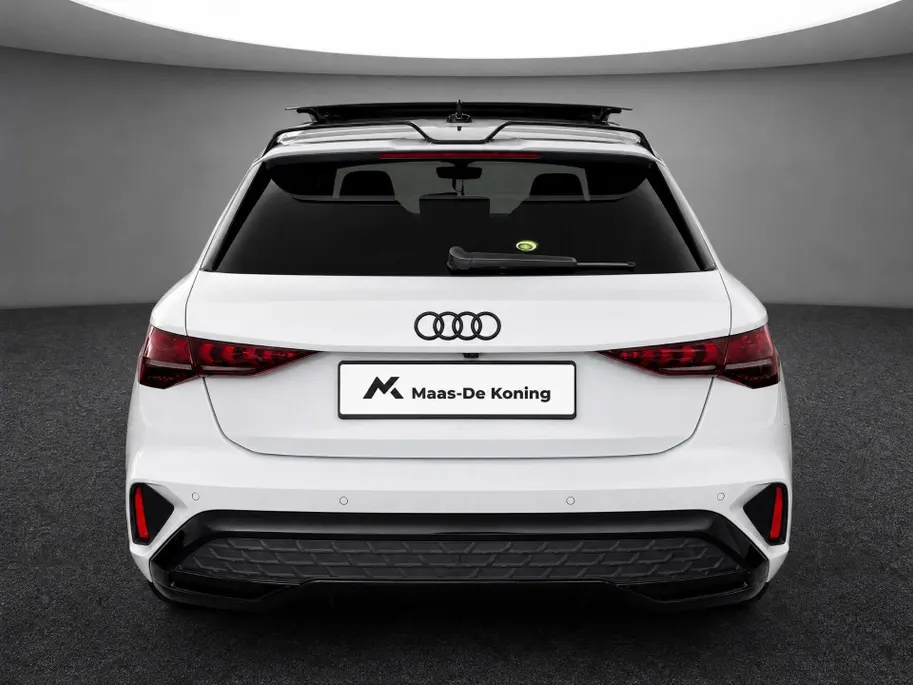 Audi A3 Sportback 45 TFSIe 272pk S-Tronic S Edition Competition · SOH 100% · Panoramadak · Camera · Lederen Bekleding · Elek. Stoel Bestuurder · Elek. Achterklep · Dodehoeksensor · Garantie t/m 24-06-2030 of 100.000km