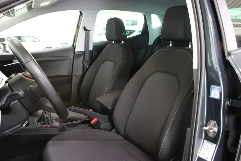 SEAT Ibiza 1.0 EcoTSI Style Business Intense / Stoelverwarming / Beats audio / Parkeersensoren voor + achter /