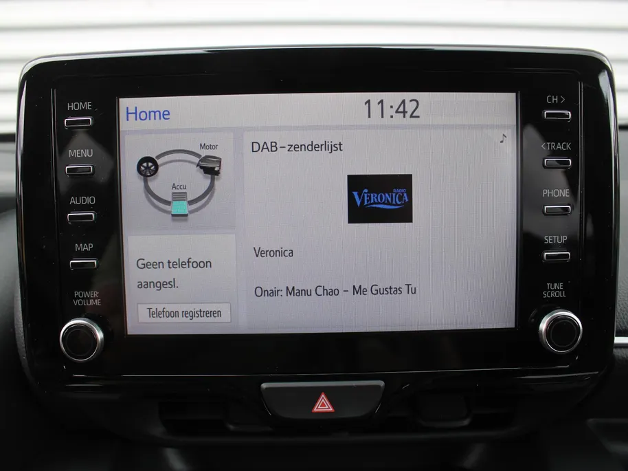 Mazda 2 Hybrid 1.5 Select | 16" LM | Stoel- & stuurverwarming | HUD | Camera | Dodehoek sensor | Clima | Apple Carplay/Android Auto |
