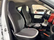 Renault Twingo 75PK SCe Collection | Airco | USB | Elektrische Ramen & Spiegels | Centrale Deurvergrendeling | LED Dagrijverlichting | Licht Sensor | Bluetooth |