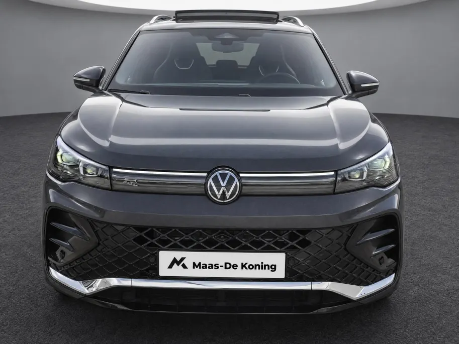 Volkswagen Tiguan 1.5eHybrid 200kW/272PK R-Line · Panoramadak · Trekhaak · 360°Camera + Parkeersensoren · Garantie t/m 20-07-2030 of 100000km.