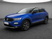 Volkswagen T-Roc 1.0TSI/115PK Style · Apple/Android Car Play · Trekhaak · Camera + Parkersensoren· Clima ·
