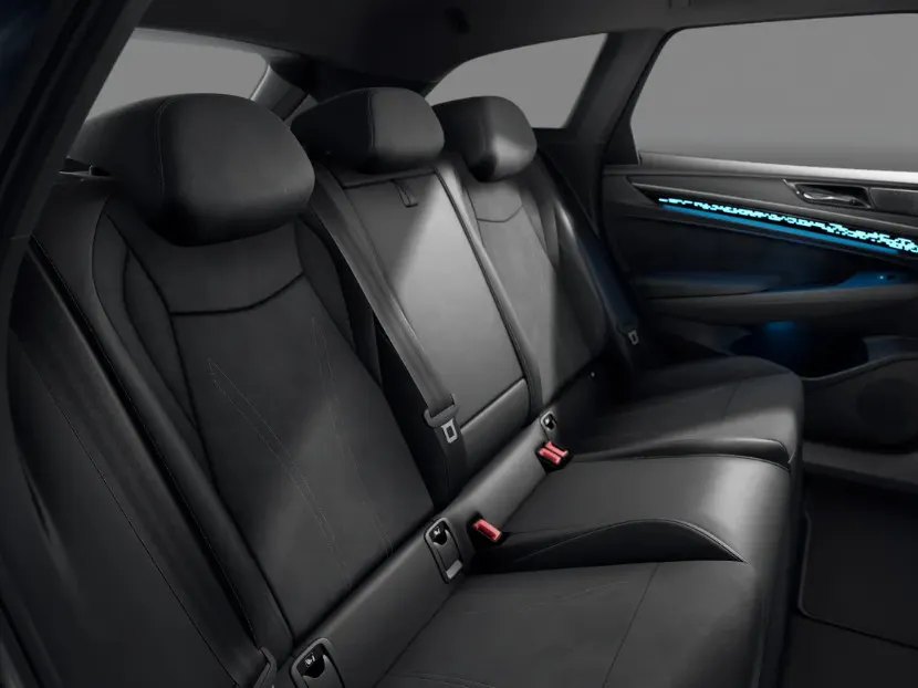 Volkswagen ID.7 Limited Edition Plus 77 kWh accu 286 PK · Trekhaak inklapbaar, met elektrische ontgrendeling ·