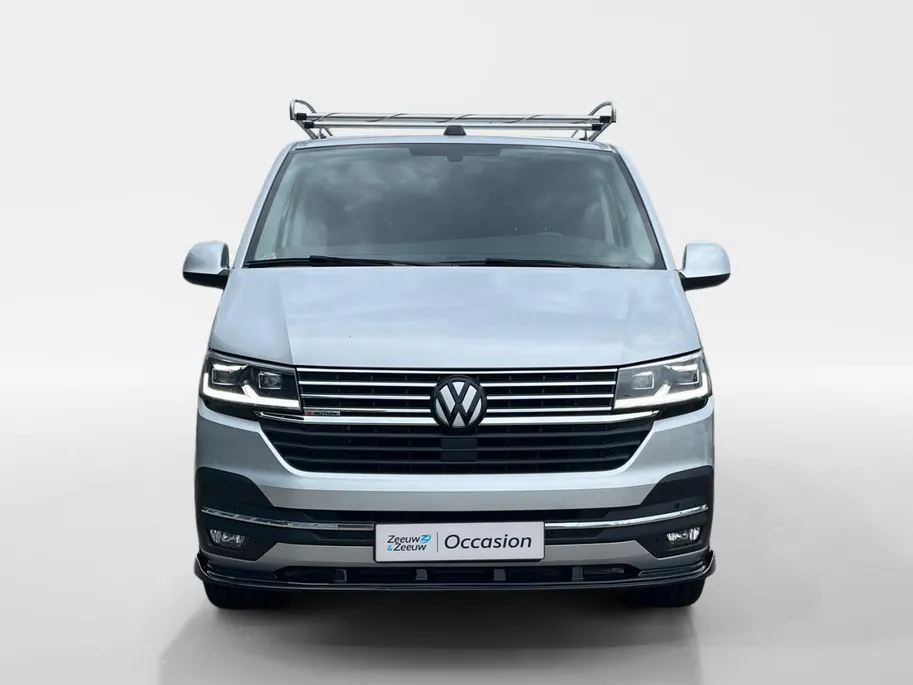 Volkswagen Transporter 2.0 TDI L2H1 28 Bulli | Trekhaak | navigatie | Lederen Bekleding | Imperiaal | Parkeer Camera | Stoelverwarming | Lichtmetalen Velgen |