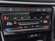 Volkswagen T-Roc 1.5 TSI 150pk DSG R-Line · Panoramadak · Camera · Keyless · Stuur- & Stoelverwarming · Elek. Achterklep · Dodehoeksensor · Garantie t/m 14-07-2027