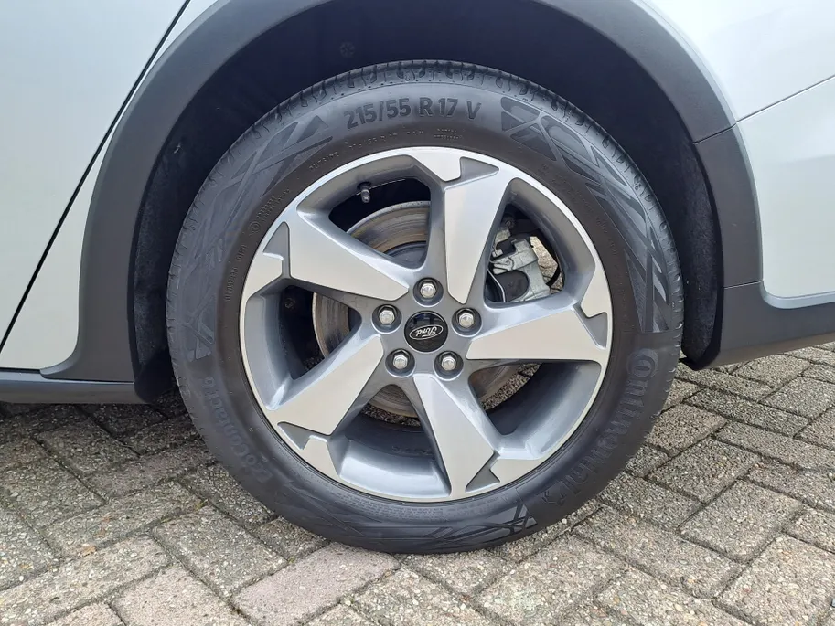 Ford Focus Wagon 1.0 EcoBoost Active Business | Navi | PDC | Cruise | Trekhaak | ECC | Stoel, Stuur, Voorruit verwarming