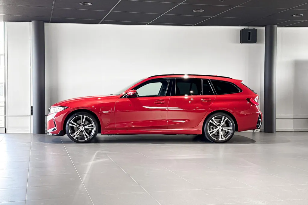 BMW 3 Serie Touring 330e xDrive