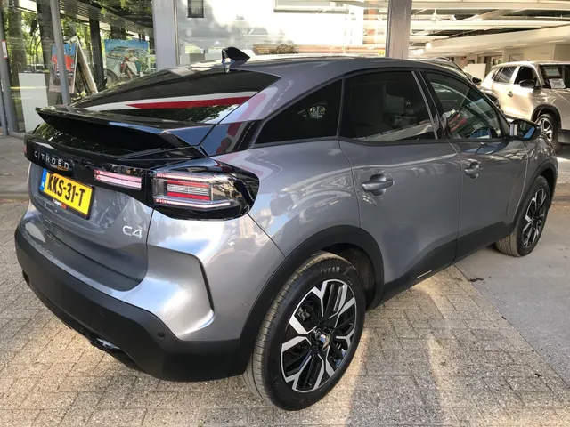 Citroën C4 1.2 Hybrid 136 Max
