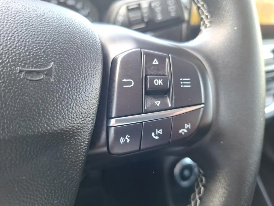 Ford Fiesta 1.0 EcoBoost Titanium | NL-Auto | 1e Eigenaar | Adaptieve Cruise Control | Camera | Dode hoek identificatie | Parkeersensoren voor en achter | Apple Carplay / Android Auto | Climate Control | Lichtmetalen velgen