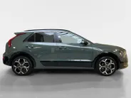 Kia Niro 1.6 GDi PHEV DynamicPlusLine | Apple Carplay / Android Auto | Navigatiesysteem | Stoel  + Stuurverwarming | Elektrisch Schuif / Kanteldak | Licht + Regensensor | Parkeersensoren Voor + Achter | ParkeerCamera  Achter | Elektrisch Bedienbare Achterklep | 18