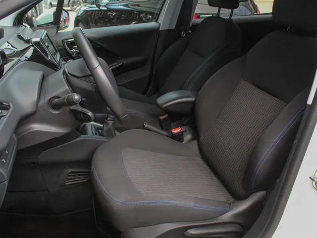Peugeot 208 1.2 PureTech Signature | Airco | Navi | Park sens | Lm-Velgen
