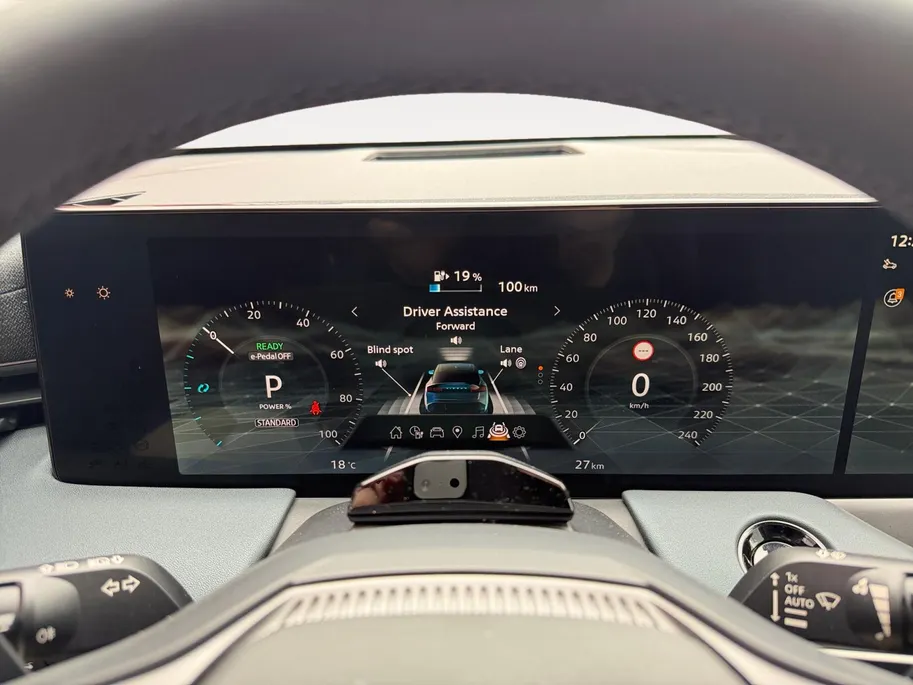 Nissan Leaf Evolve 52 kWh | NISSAN MORE 10 JAAR GARANTIE | 451 KM WLTP | 2500 EURO INRUILPREMIE | SNEL RIJDEN | BOSE | RONDOM CAMERA | CARPLAY |