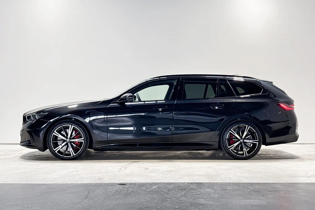 BMW 5 Serie Touring 550e xDrive