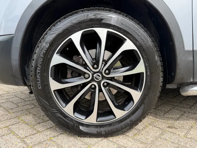 Nissan QASHQAI 1.6 Connect Edition | Panoramadak | 360-Camera | All-Season | Navigatie | Cruise Control