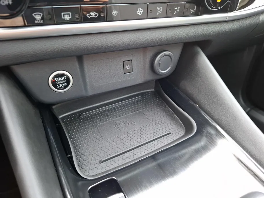 Nissan QASHQAI 1.3 MHEV Xtronic Premiere Edition | RONDOM CAMERA | PANO DAK | CLIMATE | CRUISE | CARPLAY |