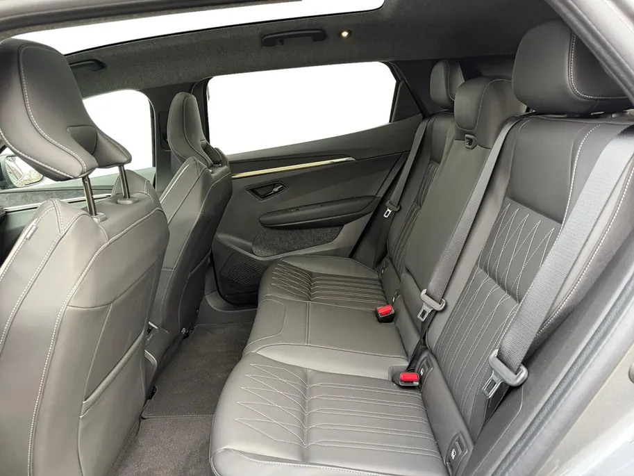 Mitsubishi Eclipse Cross Instyle 87 kWh Demonstratieauto| Lederen bekleding | 360 camera | Stoel-/ stuurverwarming | Carplay / Android Auto | Panoramadak |