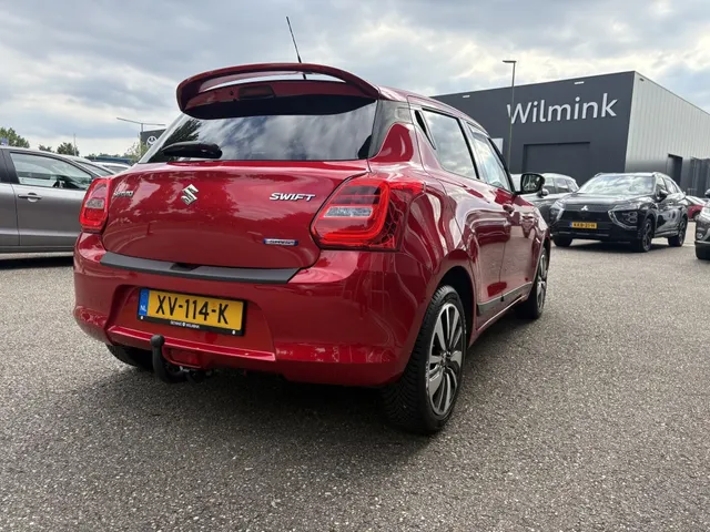 Suzuki Swift 1.0 Stijl Smart Hybrid | Trekhaak | All Seasons