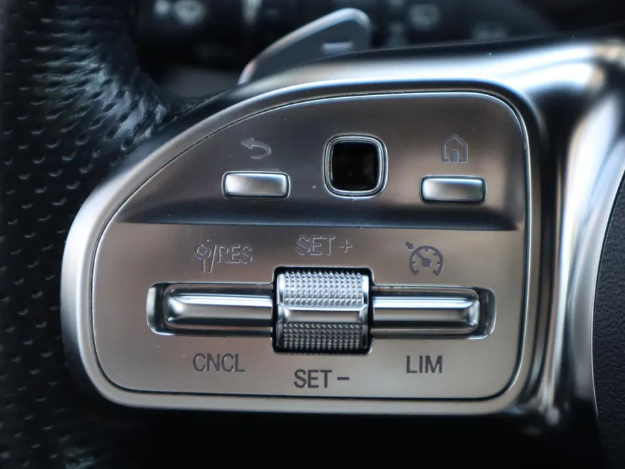 Mercedes-Benz GLC 300e 4MATIC Business Solution AMG l Achteruitrij camera l Cruise controle l Electrische achterklep